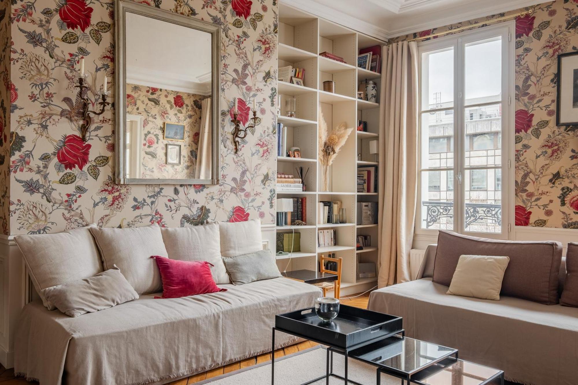 Veeve - Flowers In Saint-Martin Paris Exterior photo