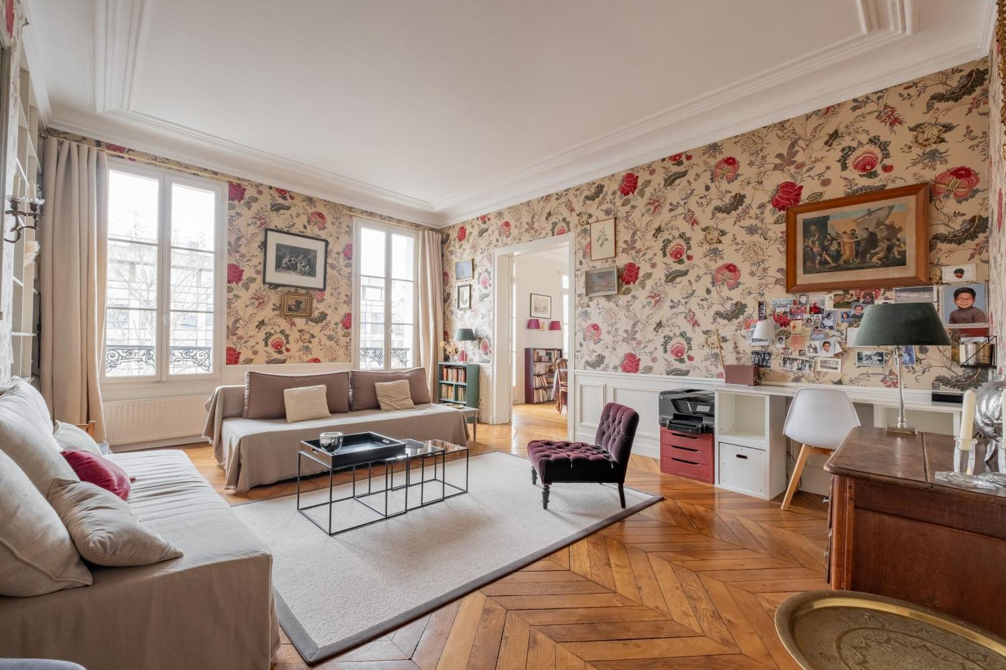 Veeve - Flowers In Saint-Martin Paris Exterior photo